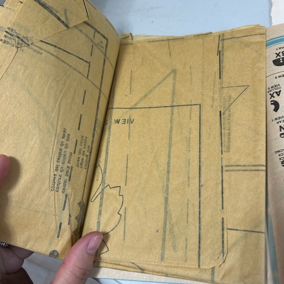 4/$50 simplicity 8221 Kids Pirate Costume pumpkin, robin-hood 🪡 - Picture 4 of 4